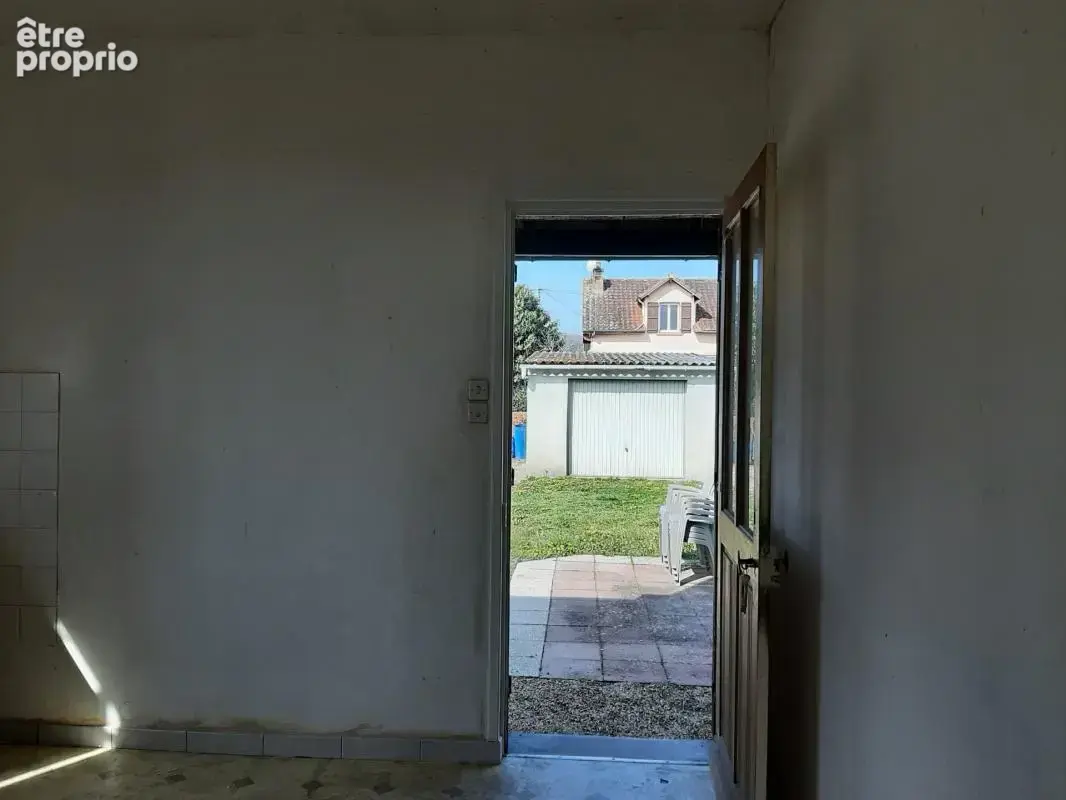 Maison mitoyenne sur 2 niveaux avec potentiel d'agrandissement ou création de logement supplémentair garages et dépendances - photo 22
