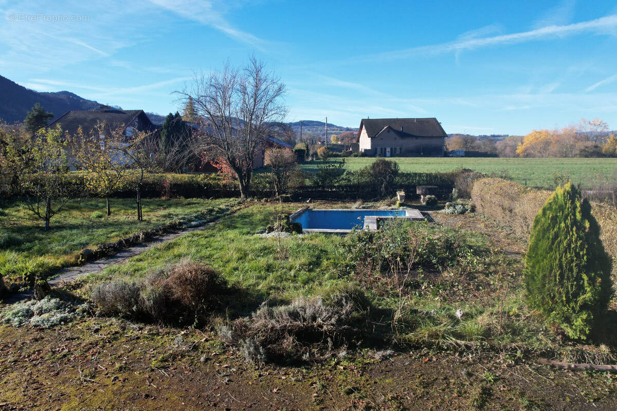 Terrain à VILLE-EN-SALLAZ