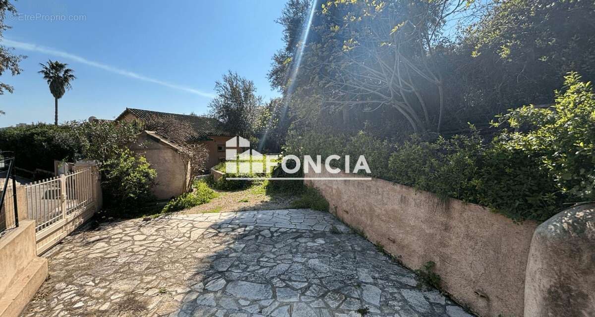 Maison à BORMES-LES-MIMOSAS