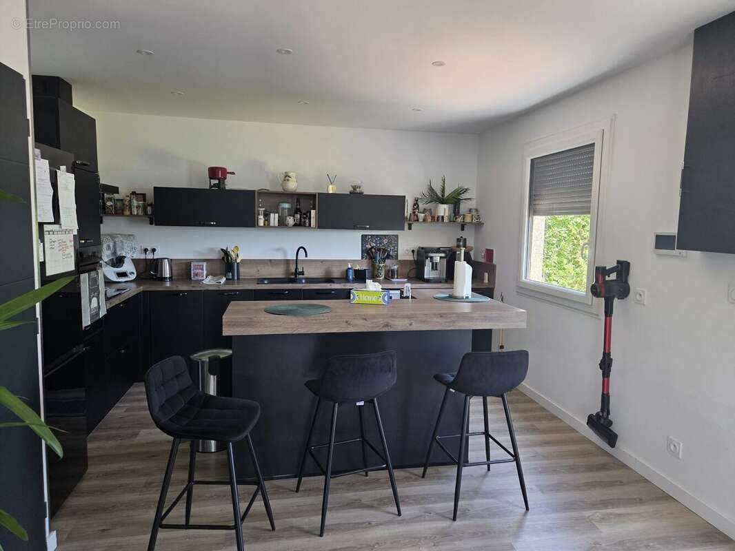 Maison 128 m² à Guereins  - photo 6