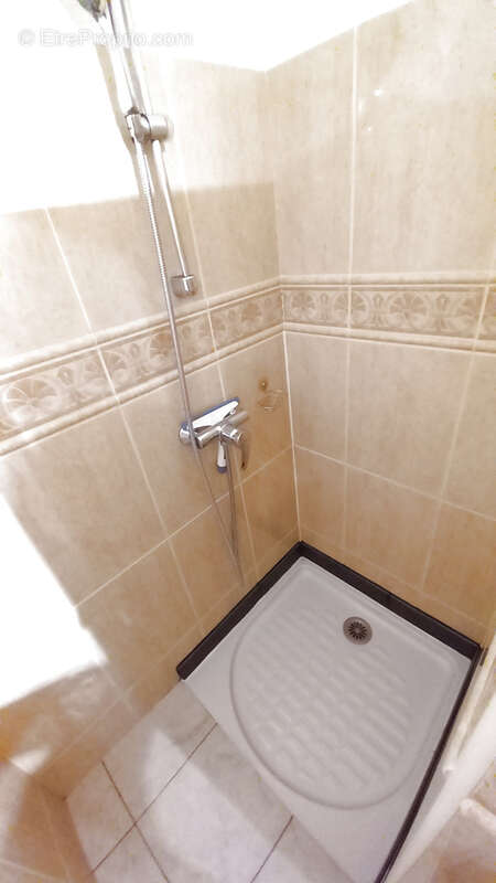 Appartement à LAMALOU-LES-BAINS