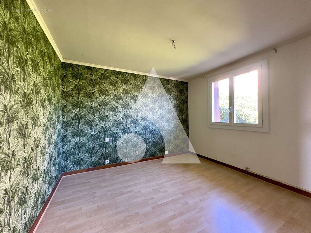 Maison à BAGNAC-SUR-CELE