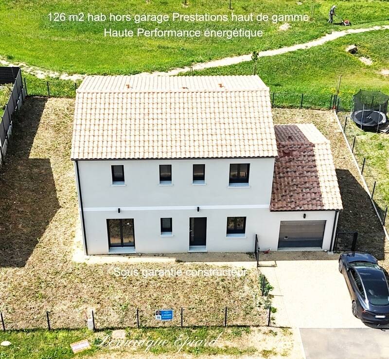 Maison à NOUAILLE-MAUPERTUIS