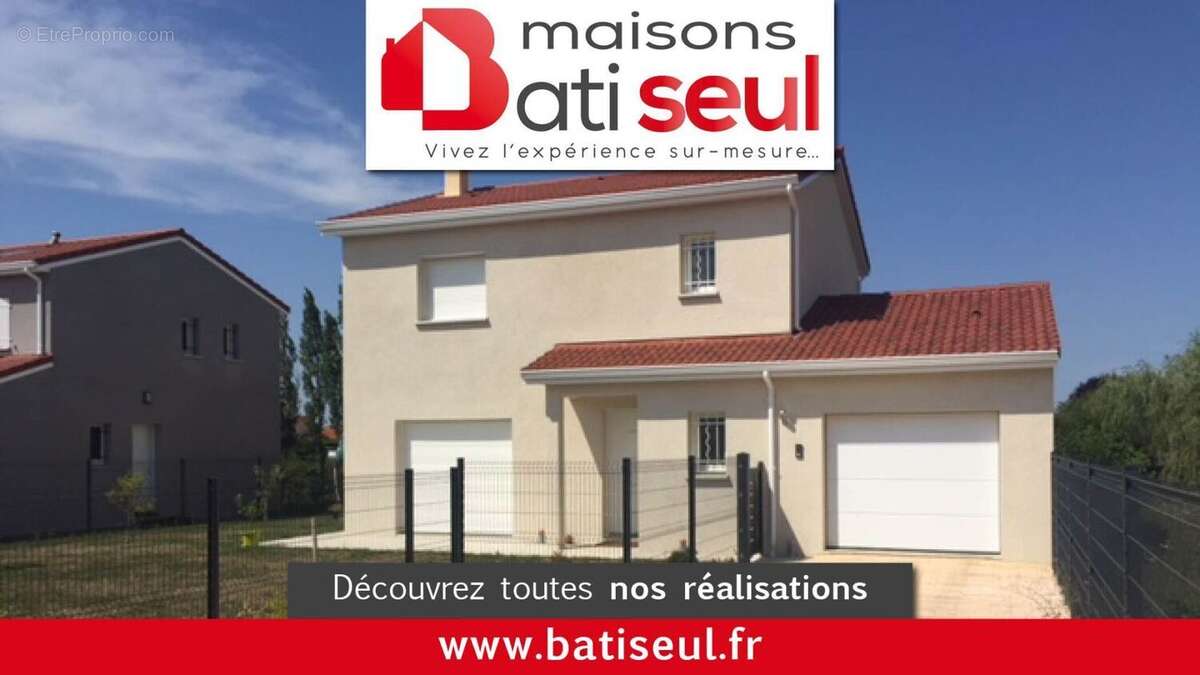 Terrain à SAINT-CYPRIEN