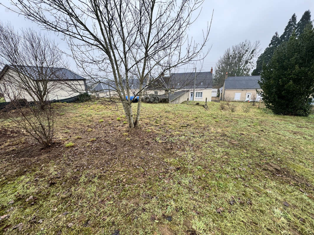 Terrain à PARIGNE-L&#039;EVEQUE