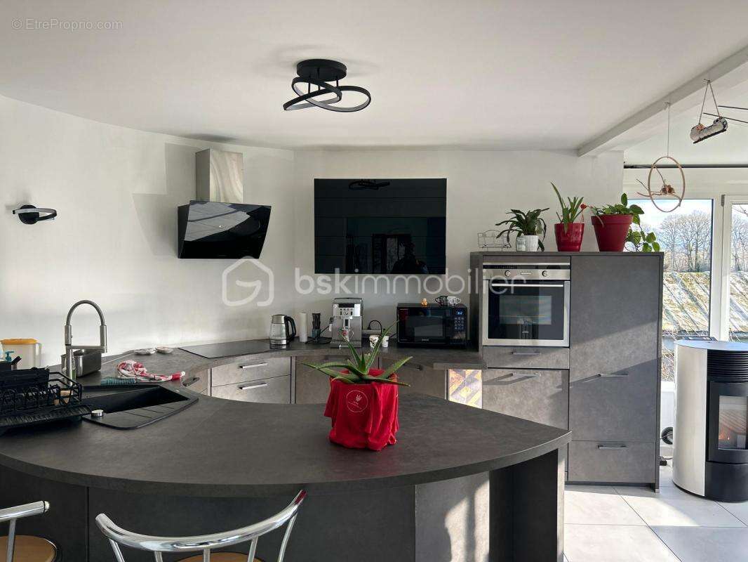 Maison à LA CHAPELLE-SAINT-AUBIN