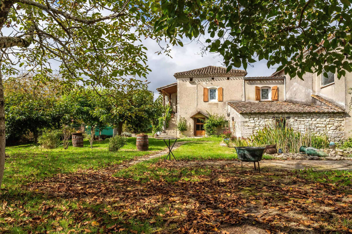 Country property - photo 19