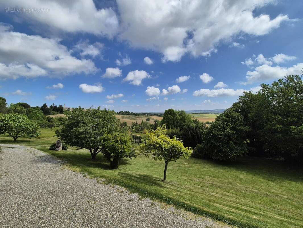 Maison à MONTAUT-LES-CRENEAUX