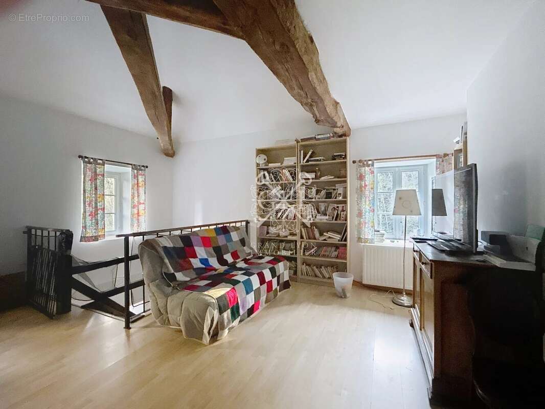 Maison à FERRIERES-SUR-SICHON