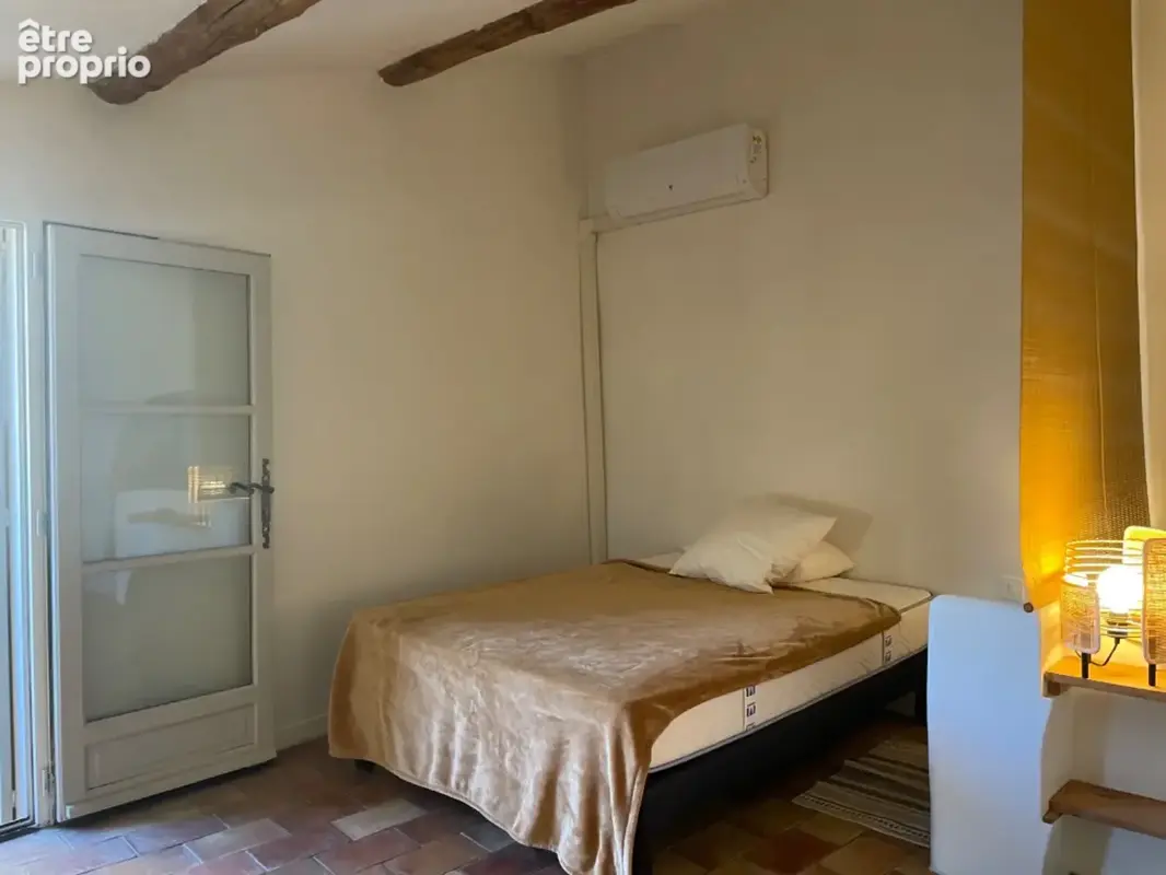 Maison à vendre sud Luberon village de Lauris 2 corps de bâtiments, 3 chambres, 120 m2 environ  terrasse caves atelier - photo 14