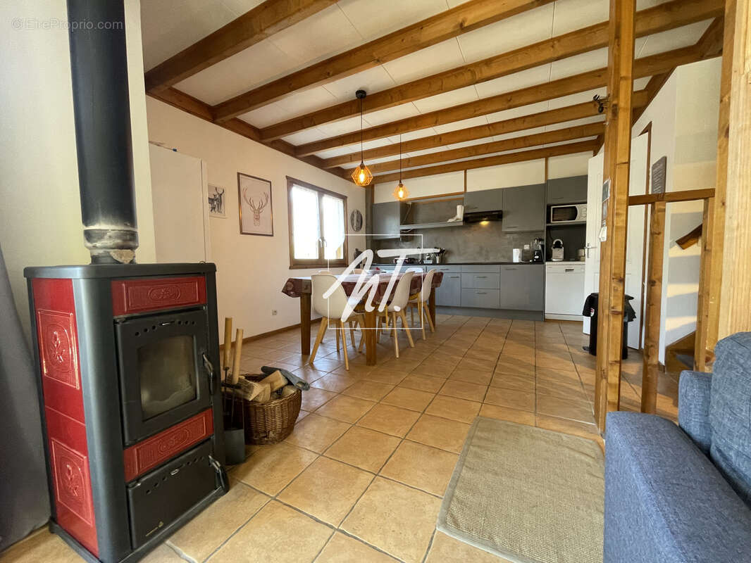 Appartement à MORILLON