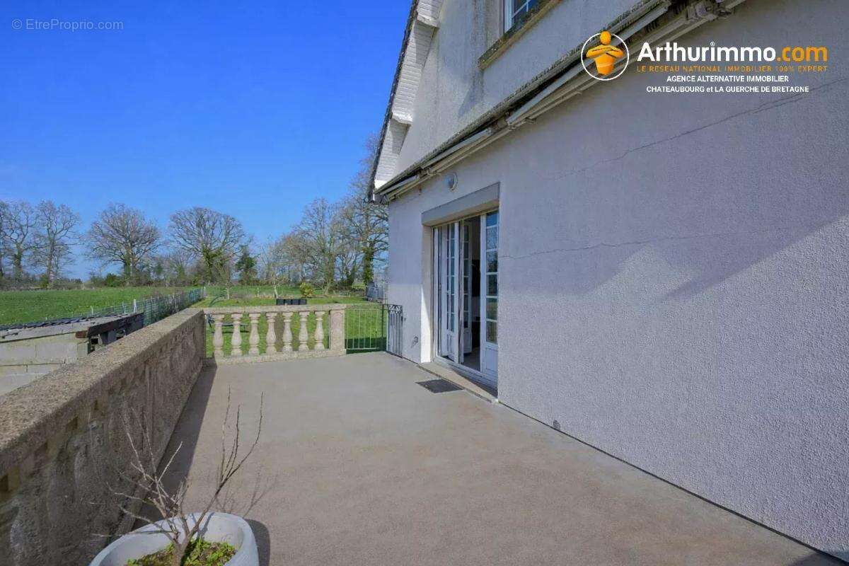 Maison à ARGENTRE-DU-PLESSIS