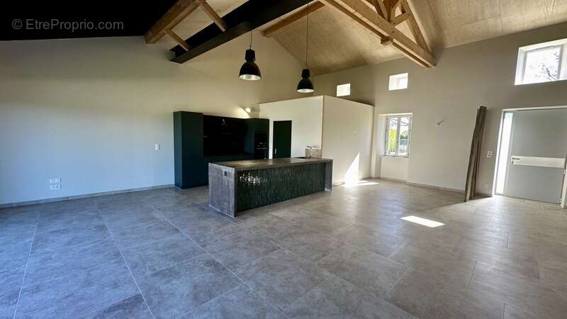 Maison à BARBEZIEUX-SAINT-HILAIRE