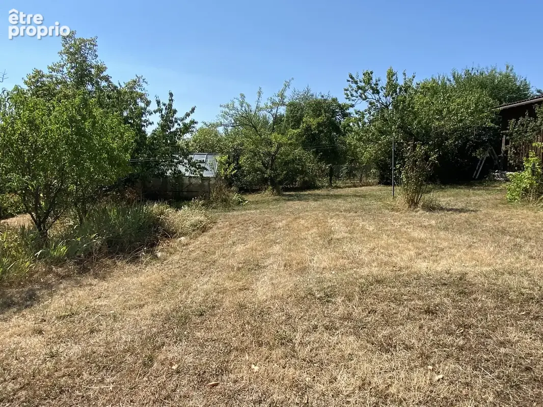 Terrain à CHAZAY-D'AZERGUES