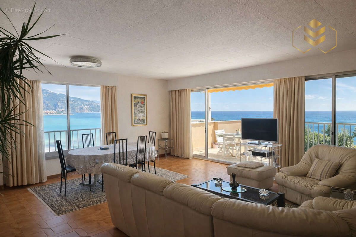 Appartement à ROQUEBRUNE-CAP-MARTIN