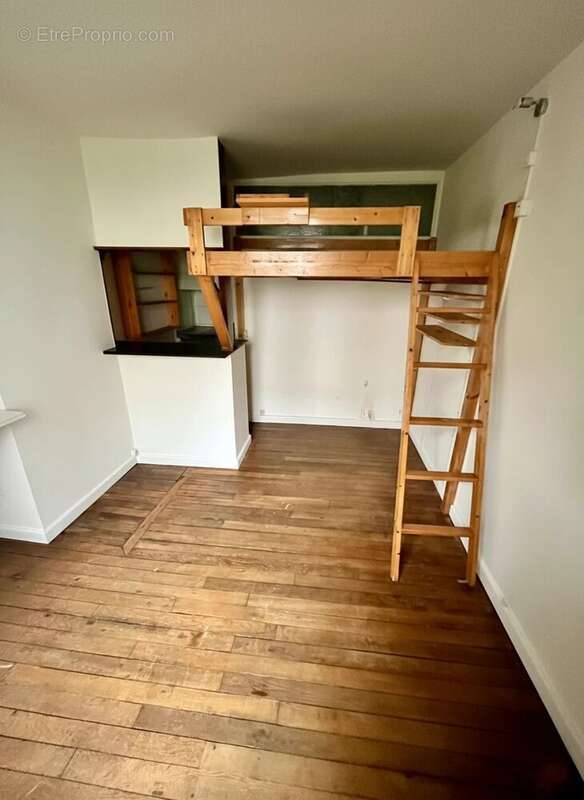 Appartement à CHARENTON-LE-PONT