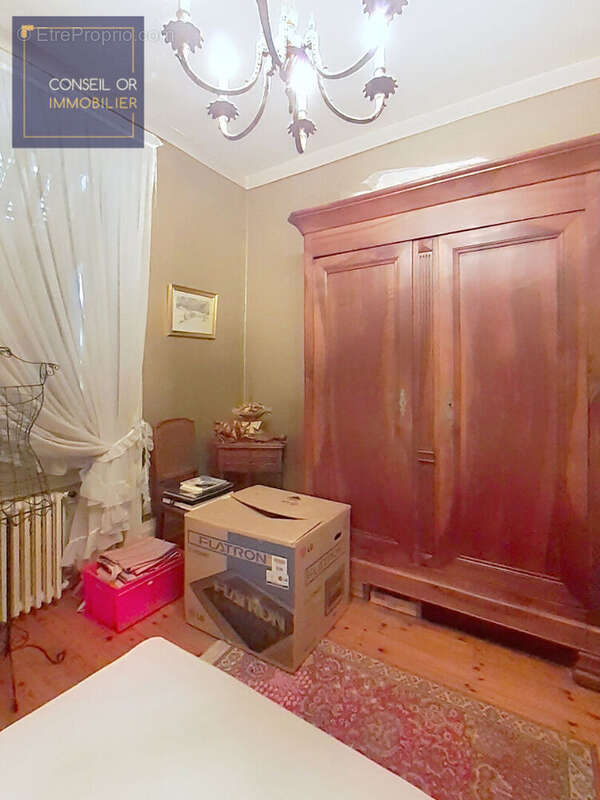 Maison à SAINT-GENIS-LAVAL