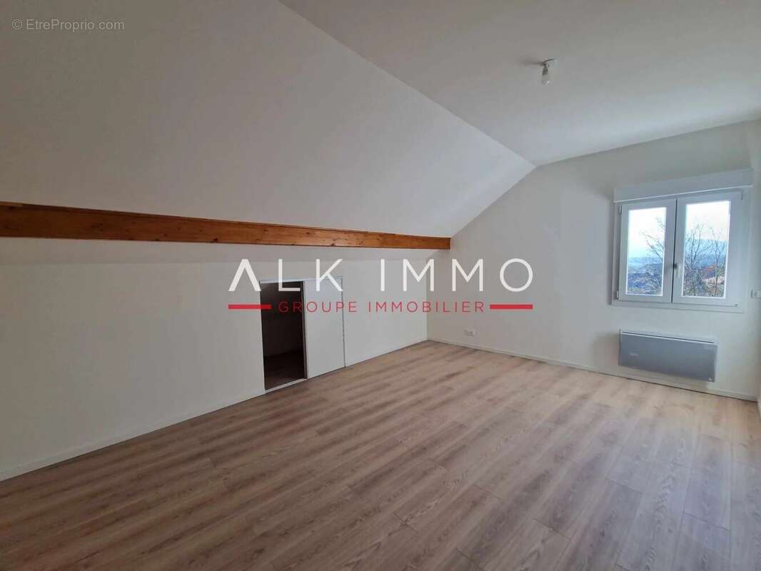 Appartement à CONTAMINE-SUR-ARVE