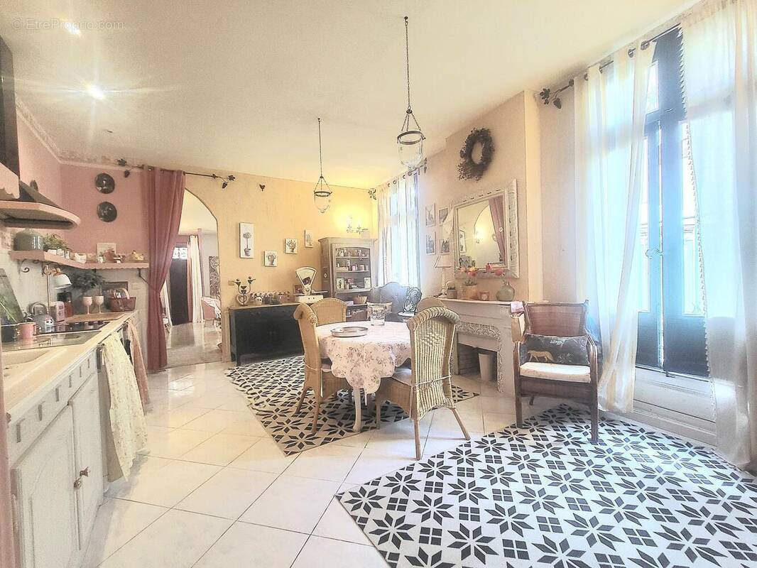 Maison à LIGNAN-SUR-ORB