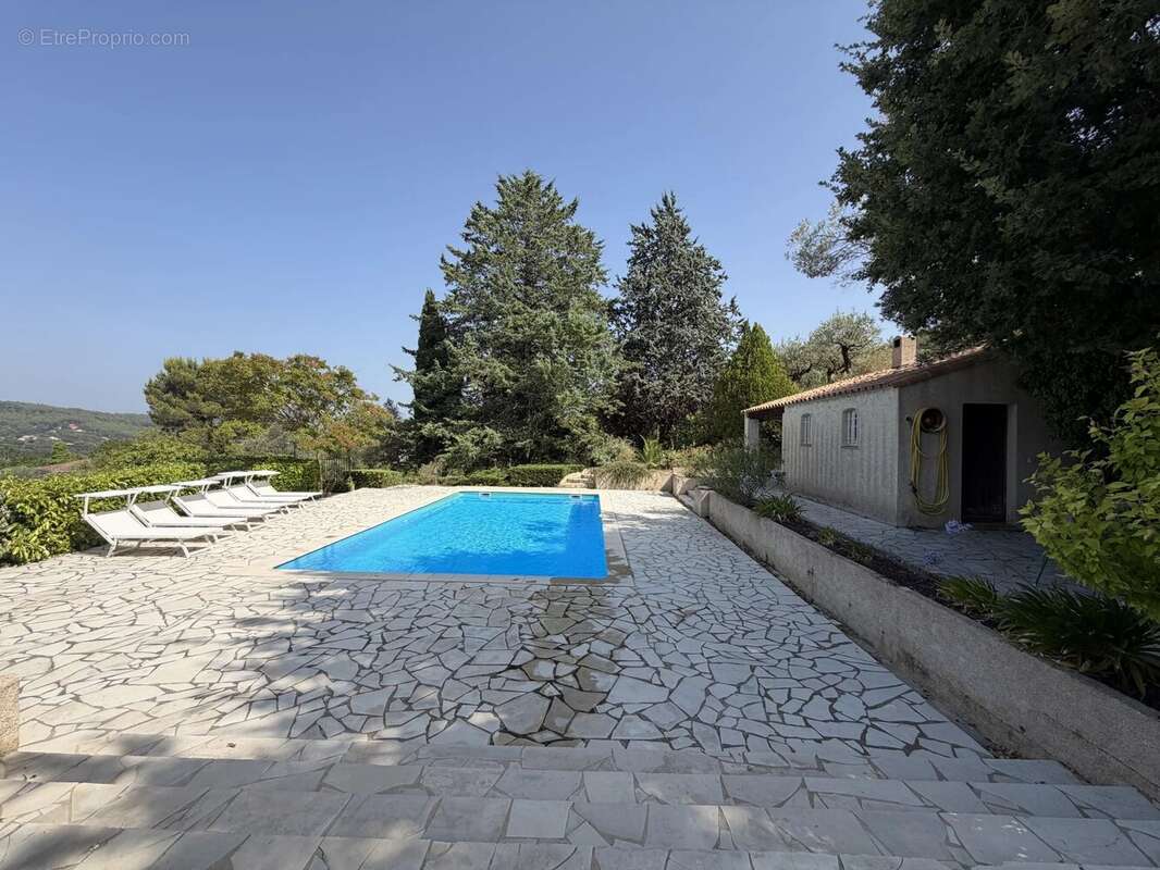 Figanières – maison avec piscine et vue panoramique - photo 5