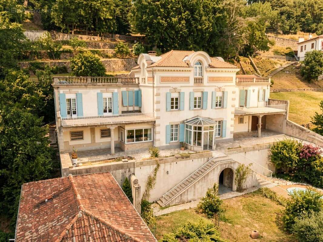   - Maison à VALS-LES-BAINS