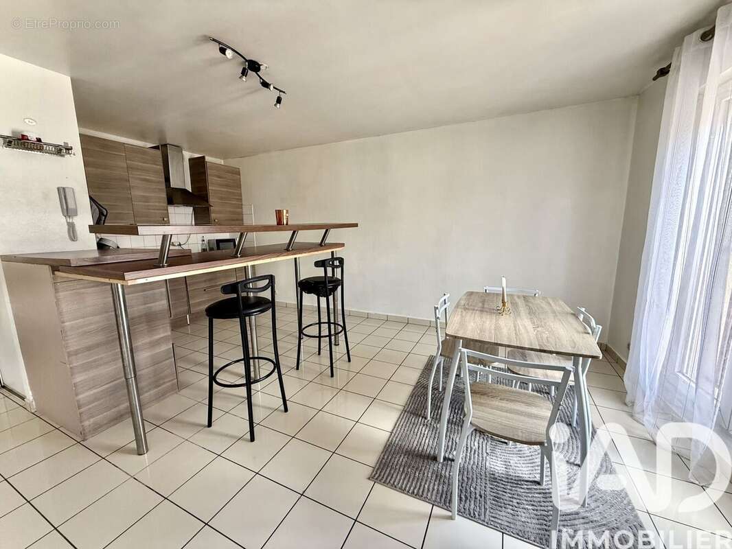 Photo 2 - Appartement à MANTES-LA-VILLE