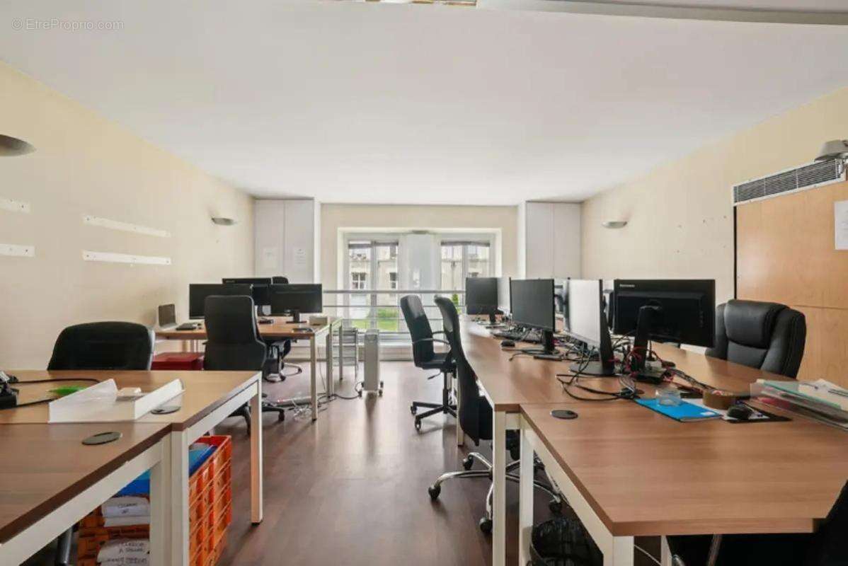 Commerce à ISSY-LES-MOULINEAUX