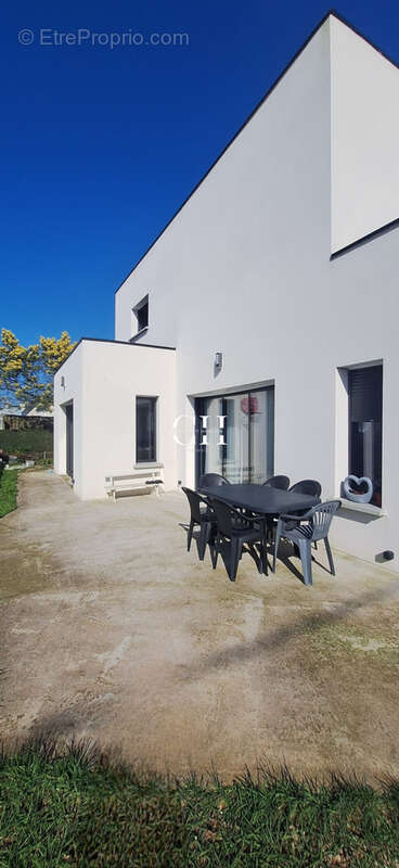 Maison à YFFINIAC