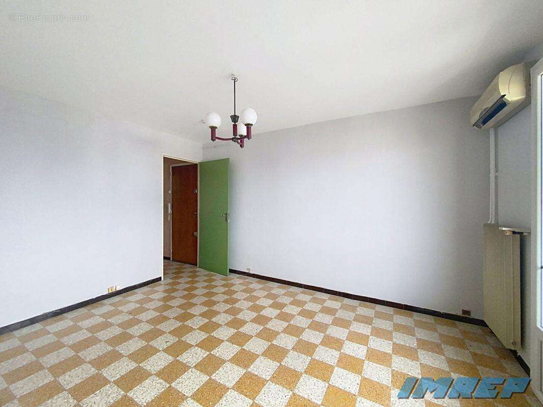 Appartement à MARSEILLE-4E