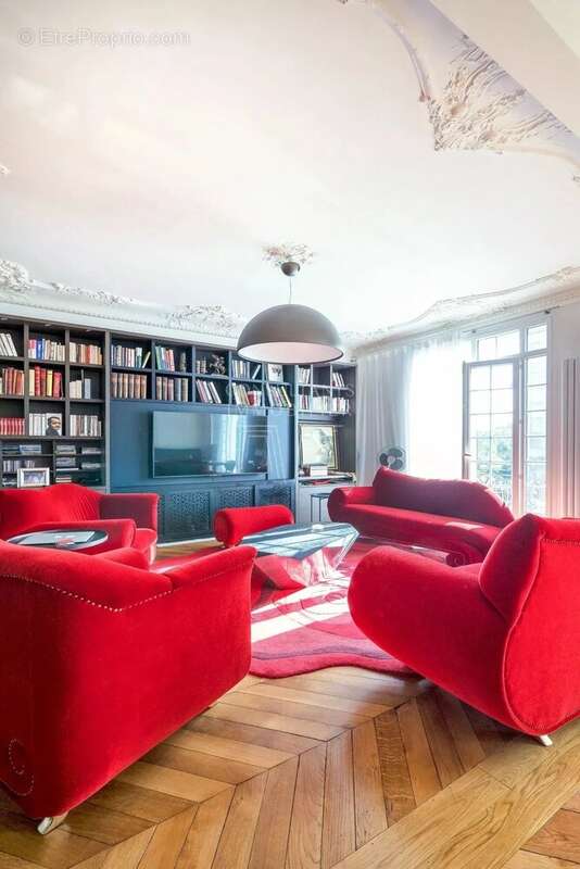Appartement à NEUILLY-SUR-SEINE