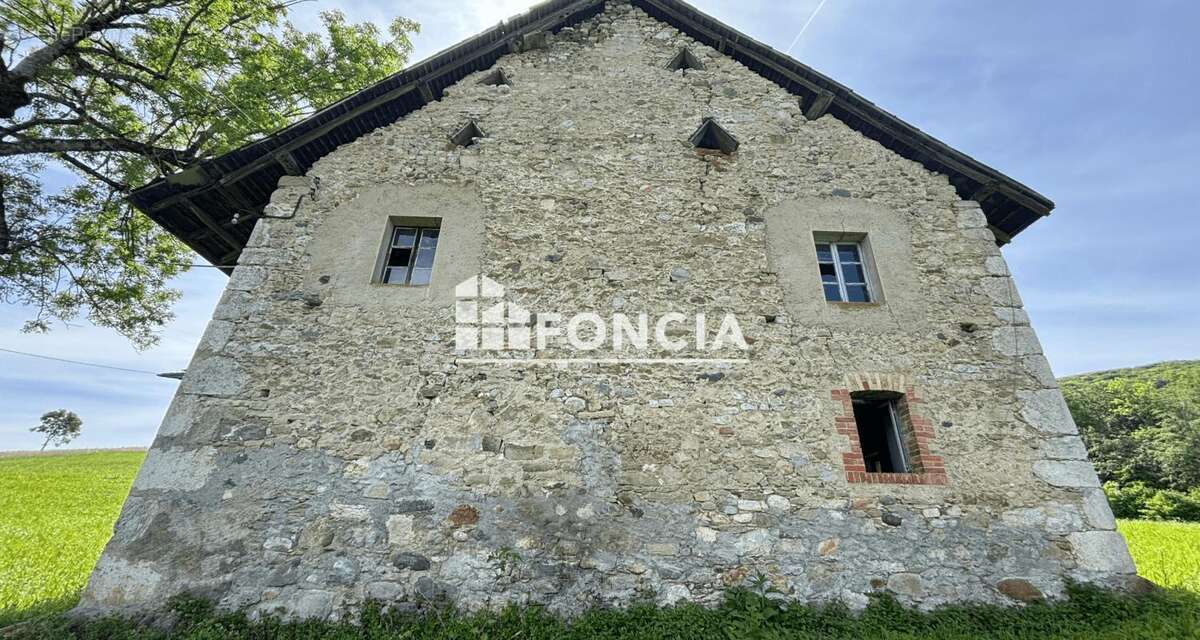 Propriété au calme  , Domaine "Les Feux" historique composé de plusieurs bâtisses - photo 11