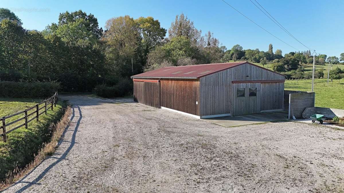 Maison à SAINT-PIERRE-SUR-DIVES