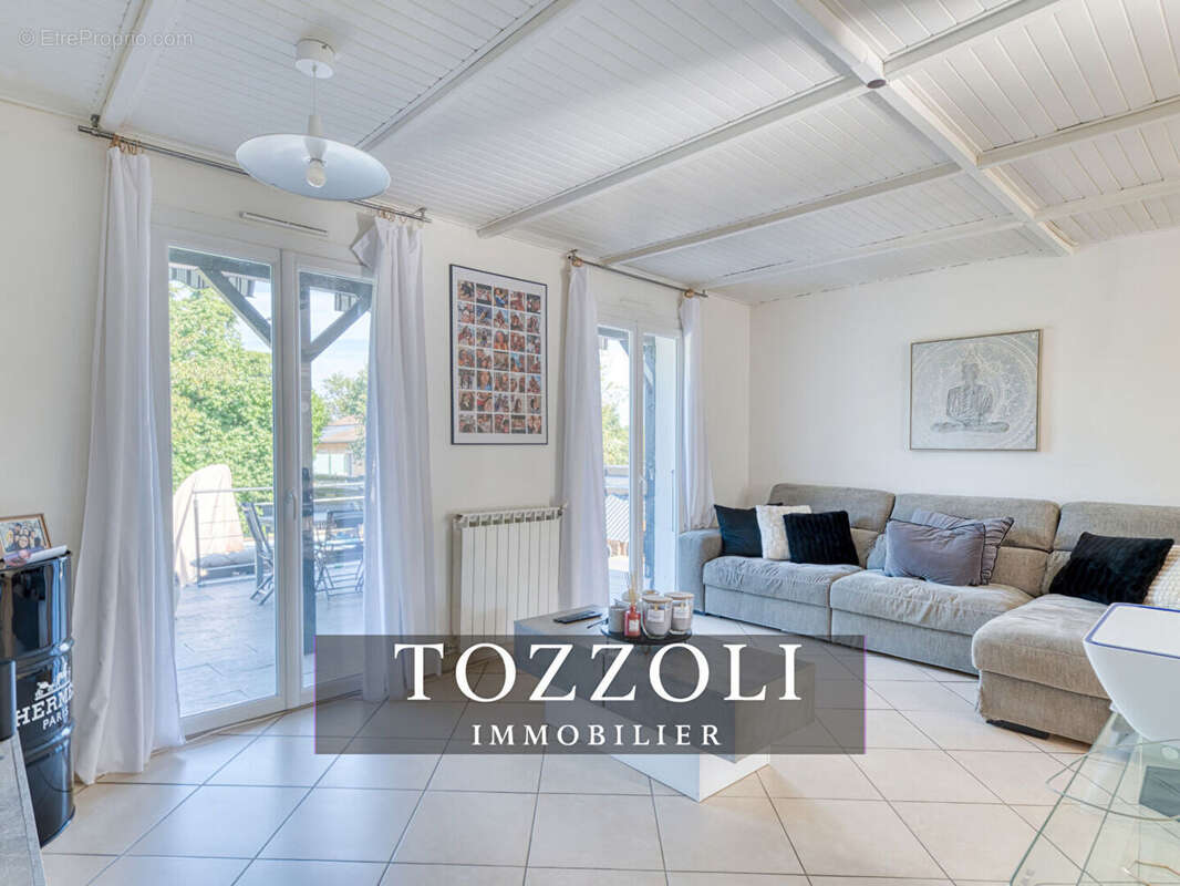 Maison à SAINT-LAURENT-DE-MURE