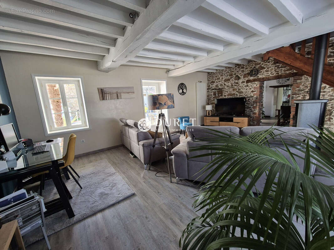Maison à SAINTE-FLAIVE-DES-LOUPS