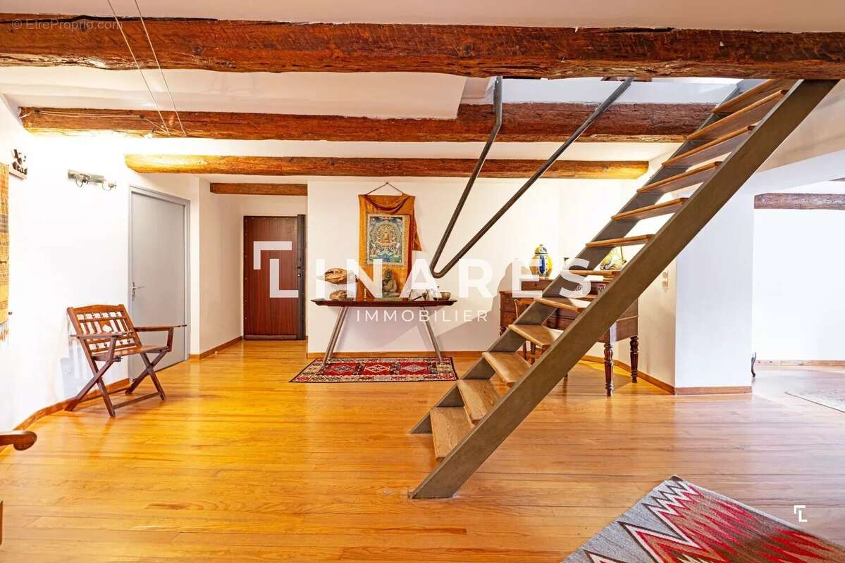 Appartement à MARSEILLE-2E