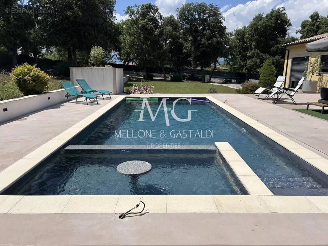 Maison à MONTAUROUX