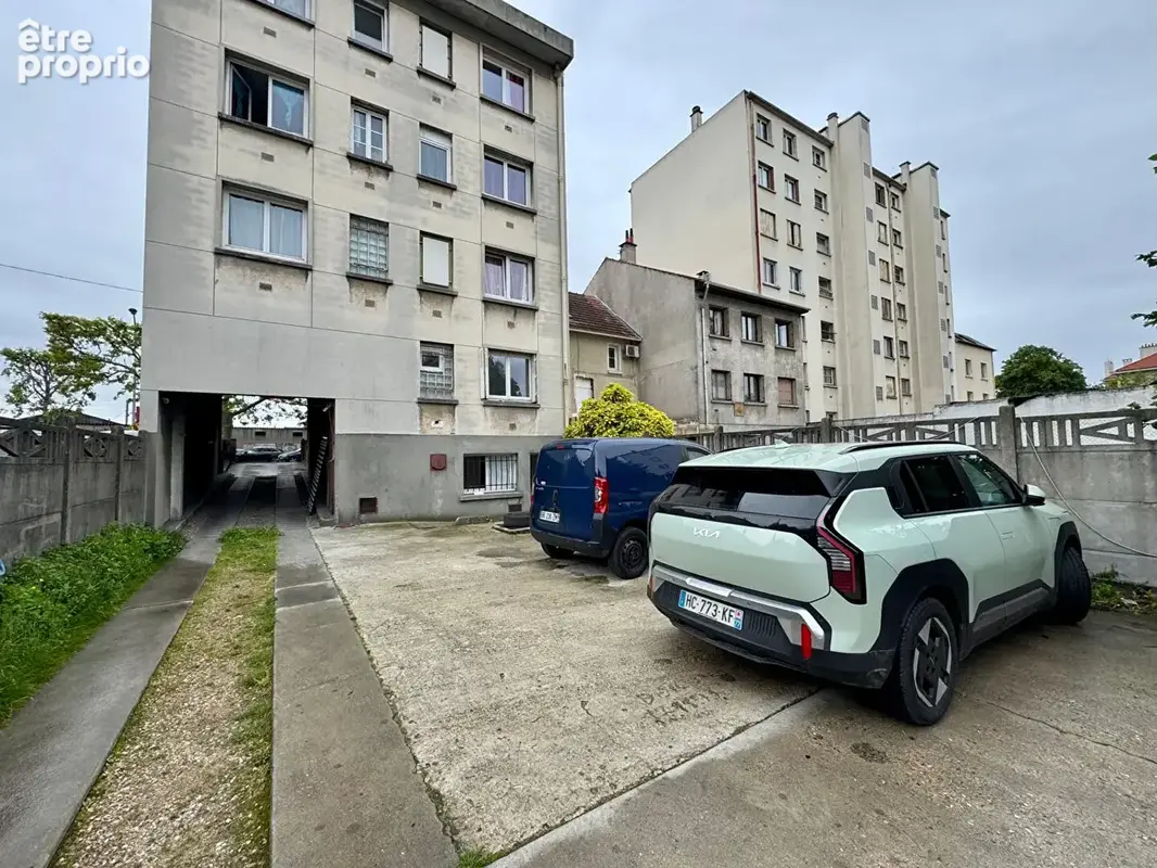 Noisy le Sec - Beau T2 + Grand T1 + 2 place de parking + Cave - photo 12