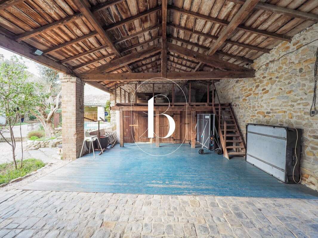 Maison à VEZENOBRES