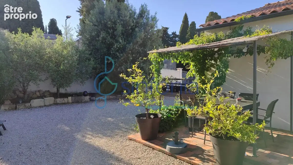 Belle maison familiale avec garage, piscine hors sol et 4 stationnements - photo 10