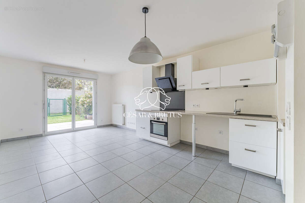 Appartement à MIRIBEL