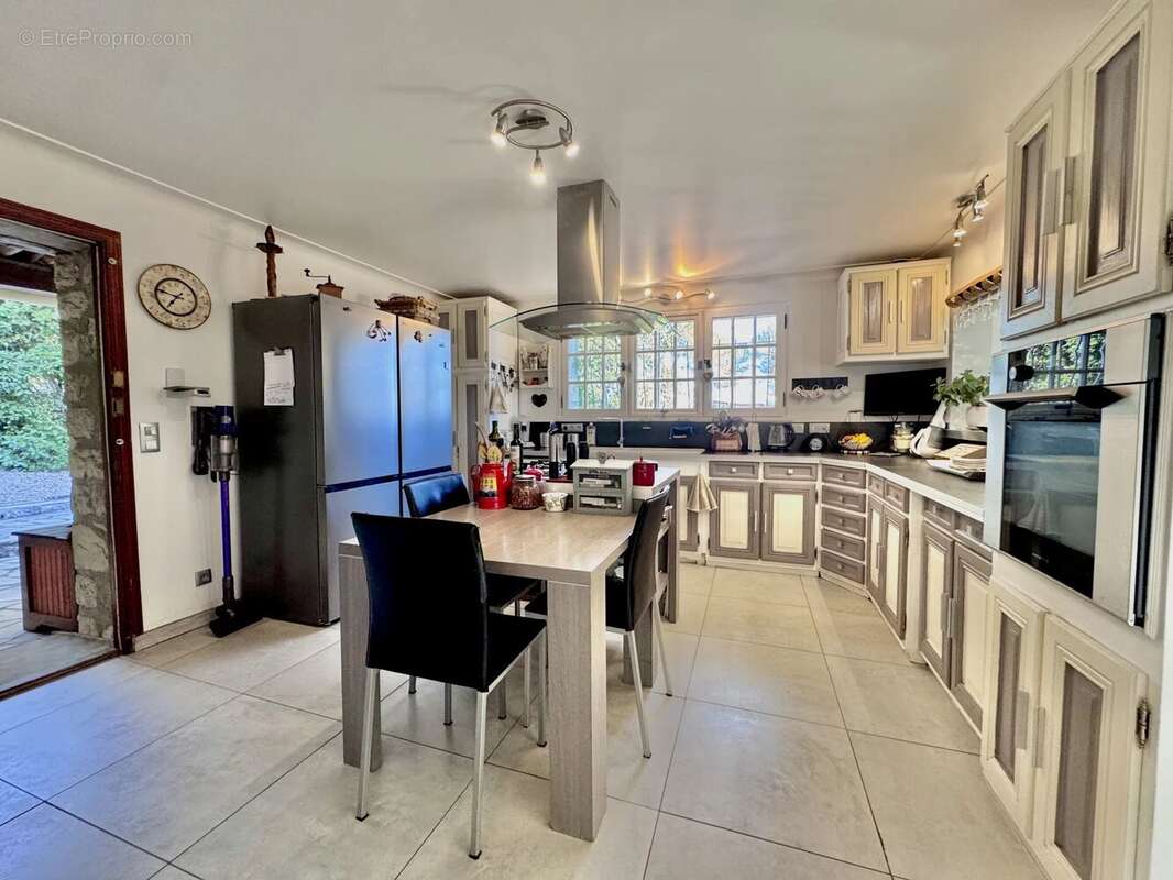 Maison à TOURRETTES-SUR-LOUP