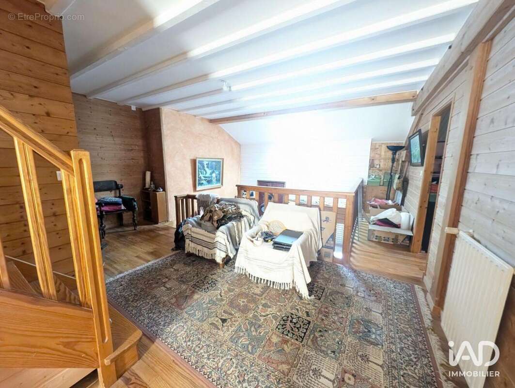 Maison 205 m² à Le Poizat  - photo 7