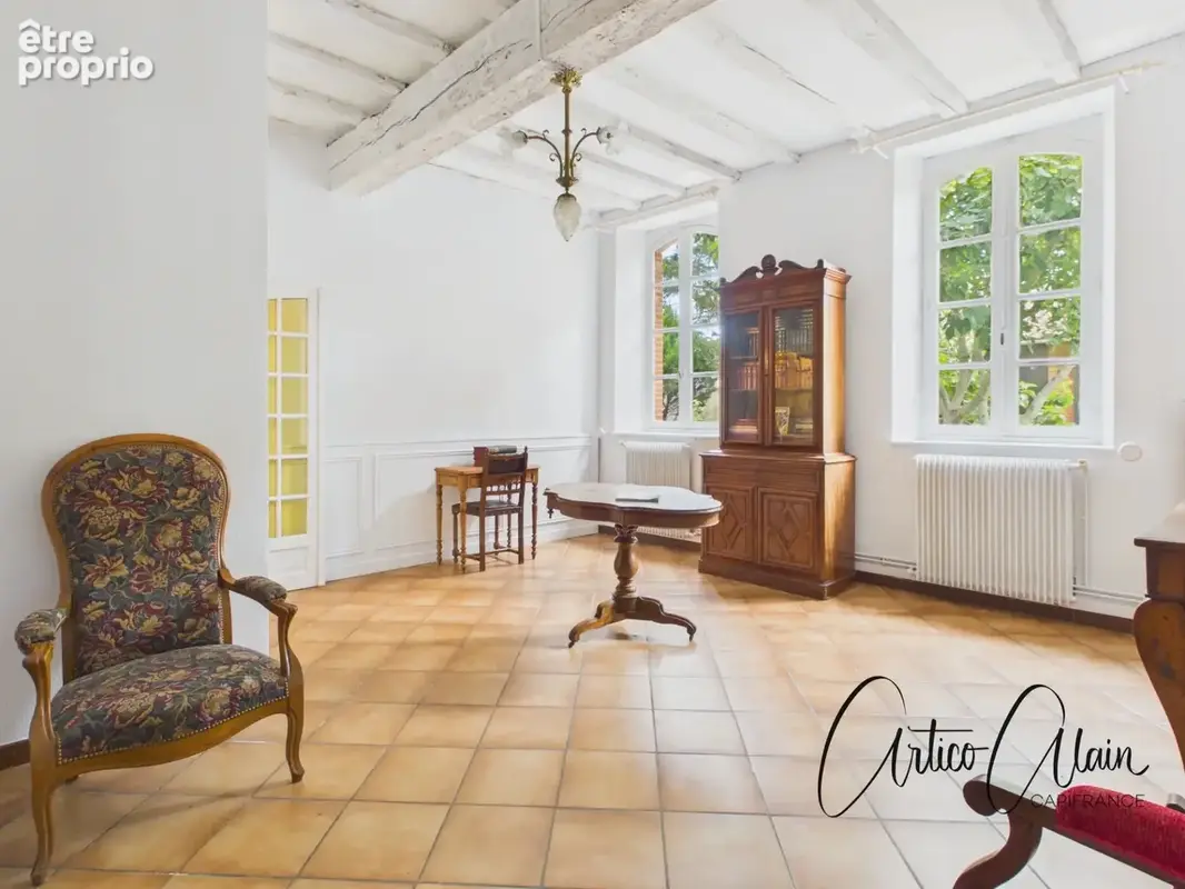 Maison bourgeoise 183 m² – jardin, 2 garages et double accès - photo 9