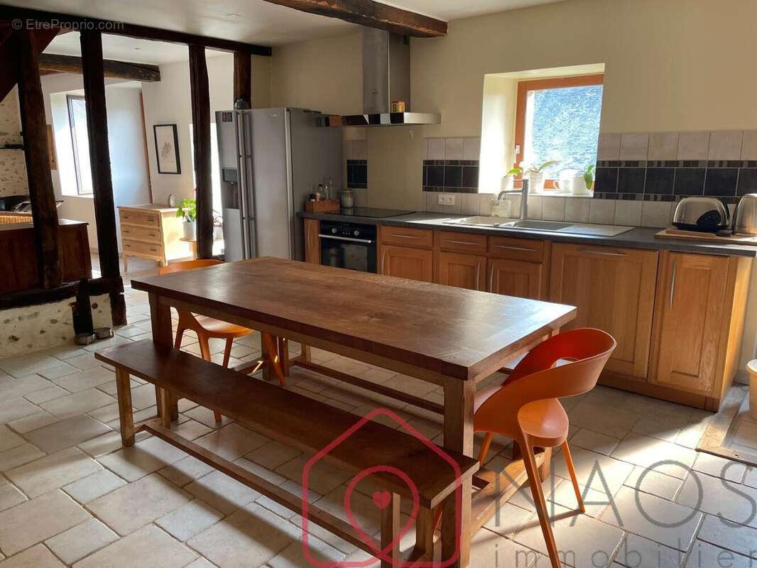 Maison à IVOY-LE-PRE