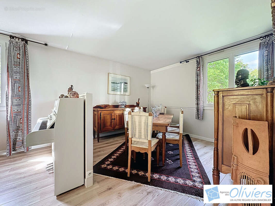 Appartement à MONTIGNY-LE-BRETONNEUX