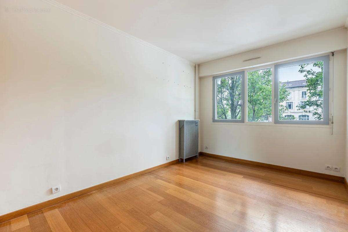 Appartement à PARIS-19E