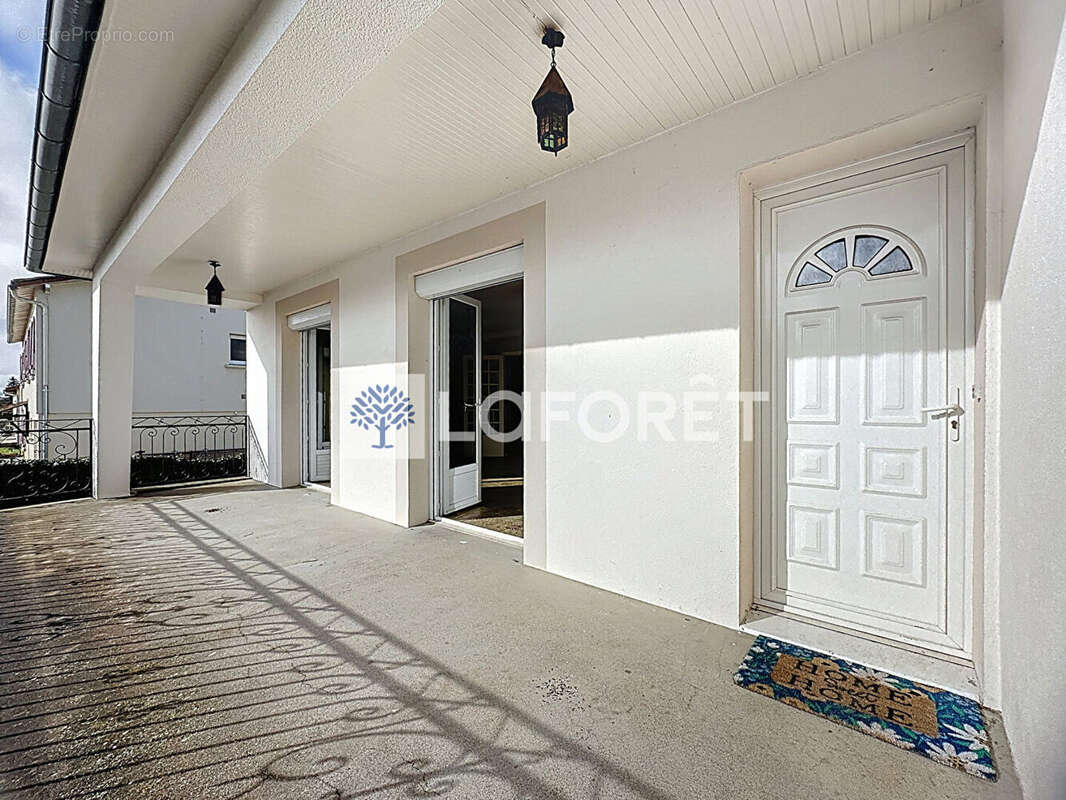 À vendre - Maison de 100 m2 en plein bourg de La Peyratte - photo 3