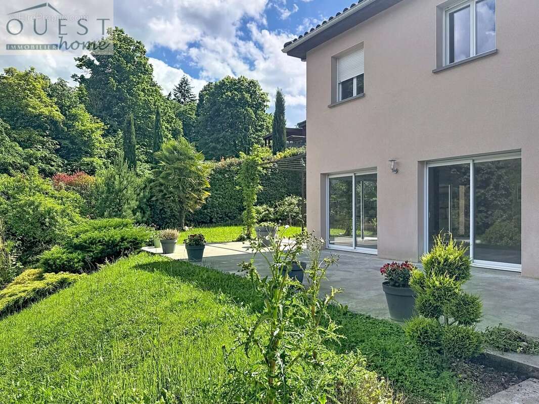 Maison à CHARBONNIERES-LES-BAINS