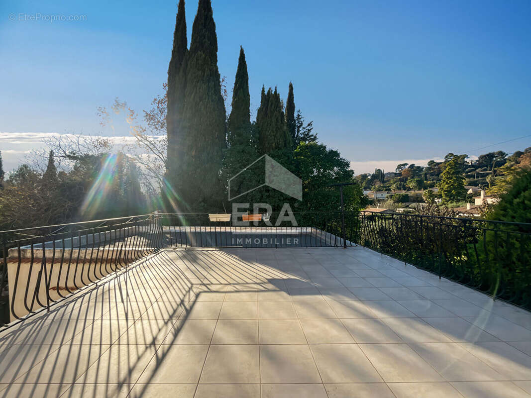 Appartement à MARSEILLE-12E