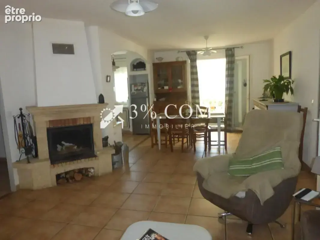 Maison plain pied avec véranda, garage, piscine et jardin at - photo 10